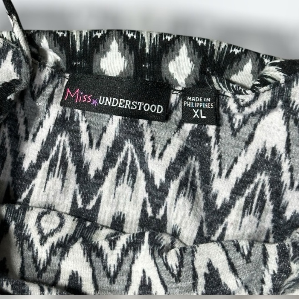 Women’s Summer Black and White Pencil Dress - Picture 4 of 8